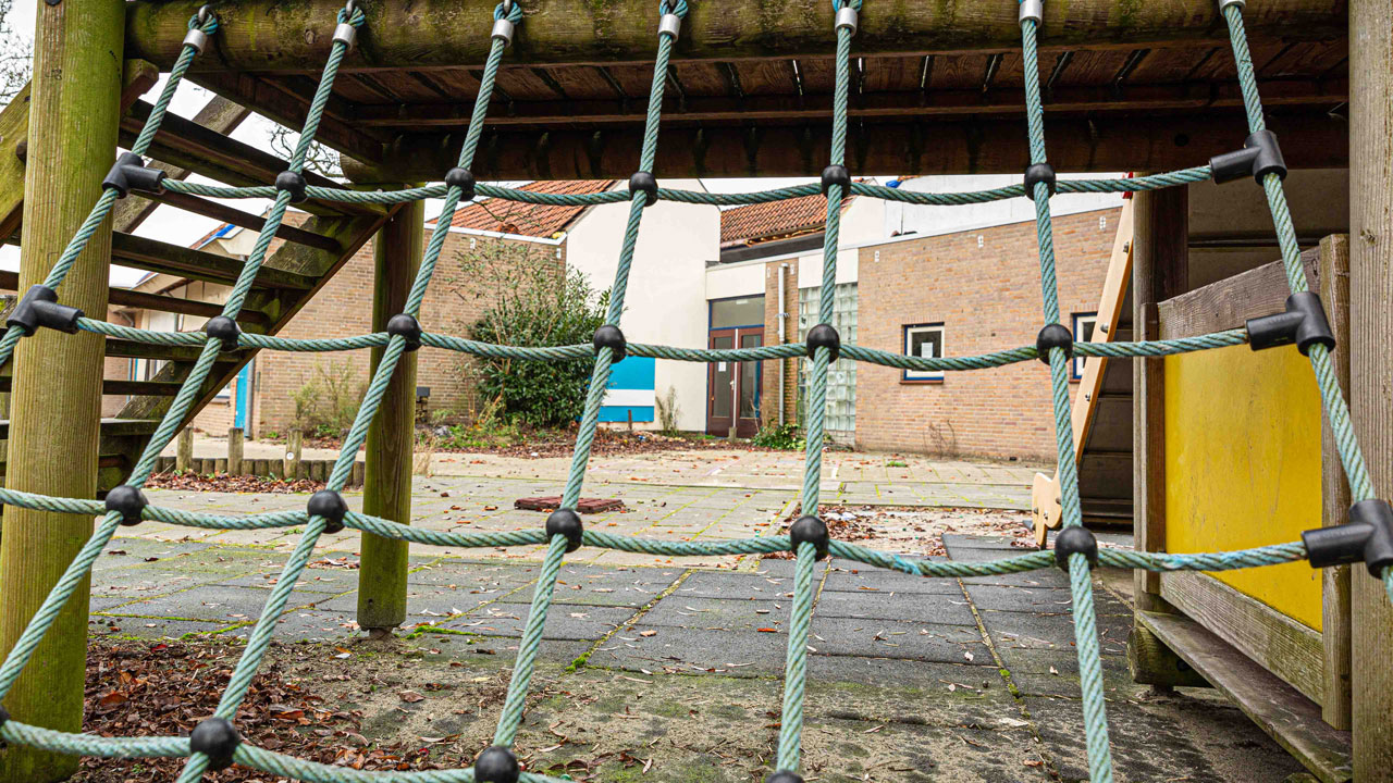 Speeltoestel voor oud schoolgebouw Sterrenwerk, circulair gesloopt in opdracht van Gemeente Teylingen door Tetra Tech