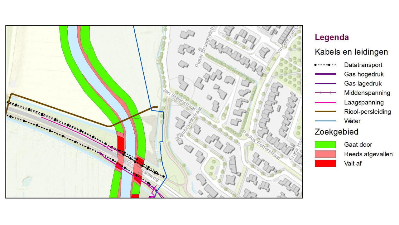 Kaart met leidingen en zoekgebieden voor natuurvriendelijke oevers, toont kabels, buizen en afgevallen locaties in analyseproces