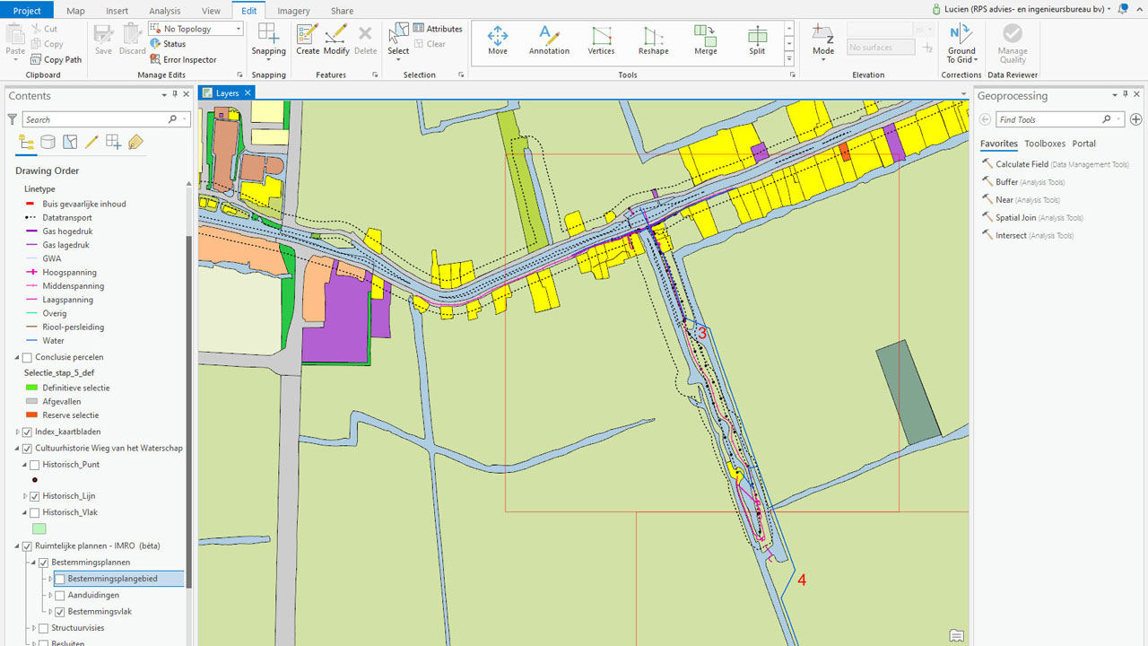 ArcGIS Pro-kaart met bestemmingsplannen en analyse-tools, gebruikt voor locatieonderzoek naar natuurvriendelijke oevers