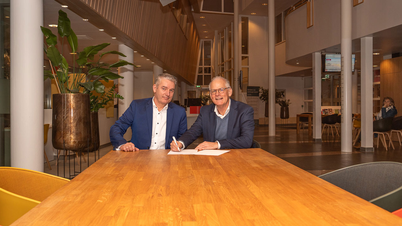 Tekenmoment van aanbesteding in Midden Drenthe