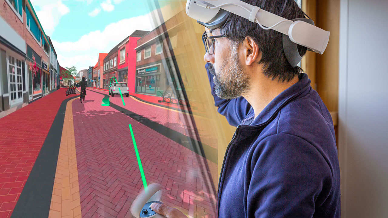 Persoon ervaart virtuele straatomgeving met VR-headset en controller als onderdeel van bewonersparticipatie bij stedelijke ontwikkeling