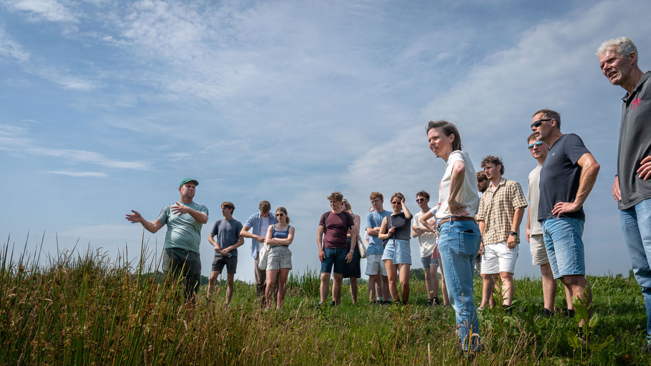 Klas krijgt uitleg in natuur
