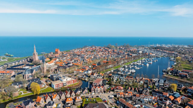 Drone beeld van havenstad Nederland