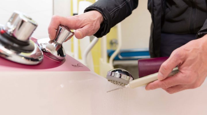 Bemonsteren van temperatuur water voor legionella onderzoek